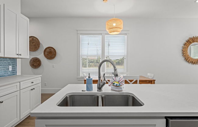 Spectacular 3br 4ba w/ Private Pool, 2 Min Walk to Beach - Sleeps 15! - Foto 13