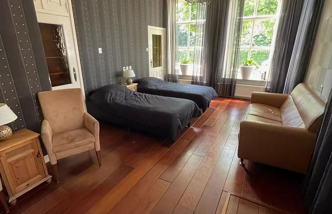 Characteristic House With Wellness in Augustinusga - Foto 4