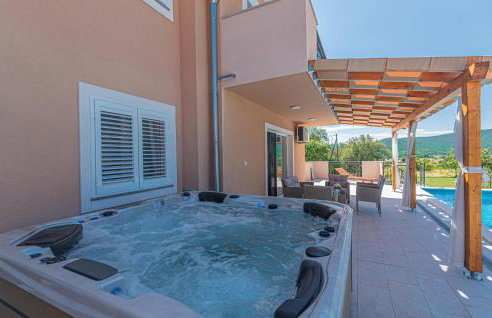 Awesome Home In Ruzic With Jacuzzi - Foto 19