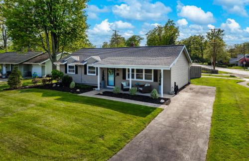 Lake Cottage with Hot Tub and Game Room - Foto 47