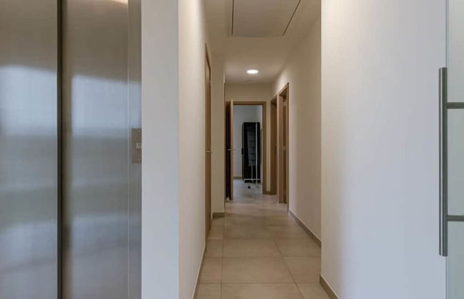 Spacious Getaway Close to the Beach and Airport - Foto 8