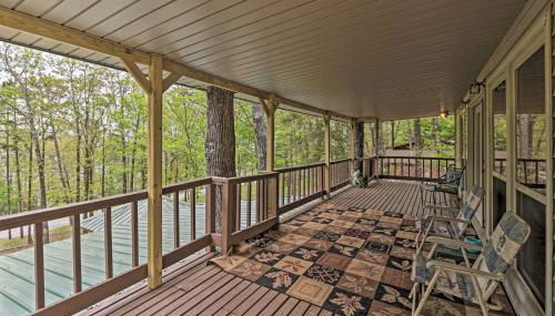 Secluded Edgemont Getaway with Huge Outdoor Deck! - Foto 2