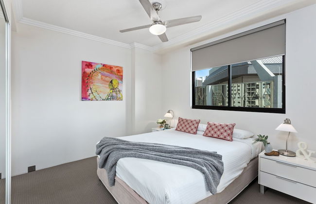 Republic Apartments - Photo 24