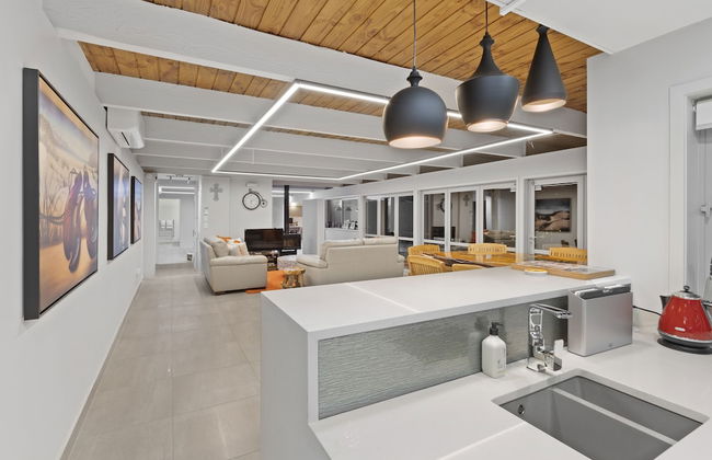 Hilltop Country Retreat with Seaviews - Foto 16