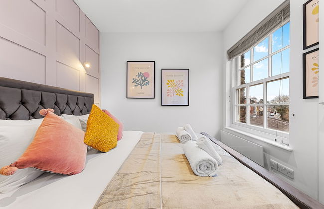 Stunning 1 Bed Apartment Near Heathrow London - Photo 1