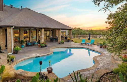 Luxury Retreat, POOL, Views, Pets OK, Sleeps 14 - Foto 1