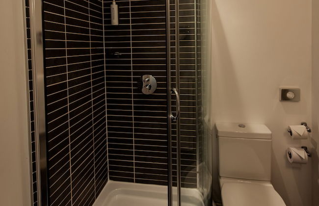 PREMIER SUITES Liverpool - Photo 43