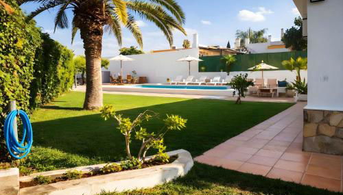 Chalet de Lujo con Piscina Privada cerca de Sevilla - Photo 4