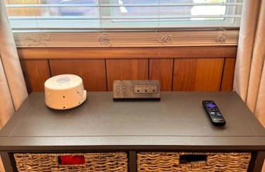 Tranquil Retreat with Fenced Backyard, Hot tub & Bar - Foto 41