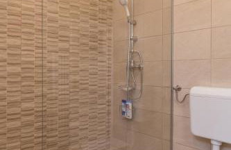 Apartment 7 - Photo 24