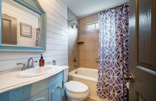 3BR Lakefront in Nashville with BBQ & Hot Tub - Foto 24