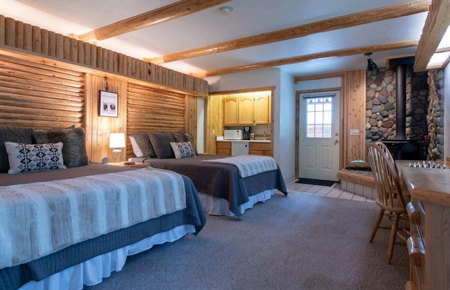 Fishing Cabin in the Woods - Photo 5