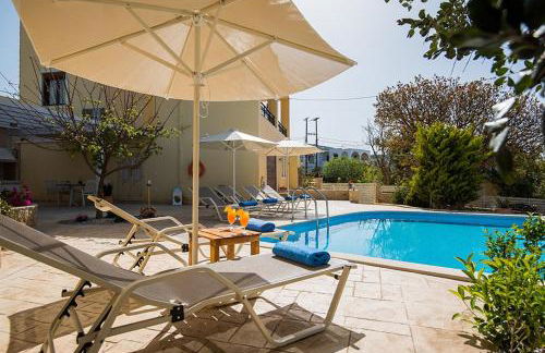 Νikolaos Villa with Private Pool, Playground & BBQ - Foto 23