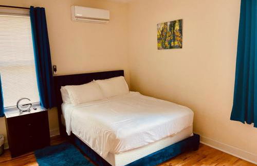 OoohLaLa! 2 Beds and 2 Full Baths w/Free Parking - Foto 35