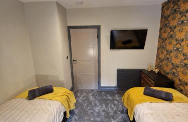 Townhouse - 6 Bed Hot Tub House - Photo 24