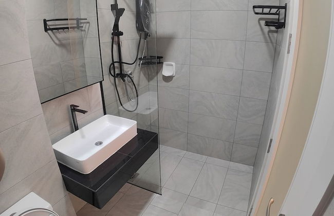 THR1 Cozy Studio with Netflix SKYTREES - Photo 15