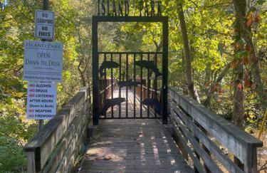 The Fishing Hole #4 Near Town - Foto 50