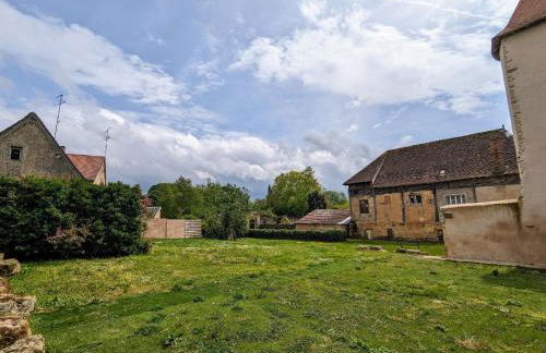 Maison de Bourg Rénovée avec Jardin et Salle de Jeux à Levroux - FR-1-591-204 - Foto 15