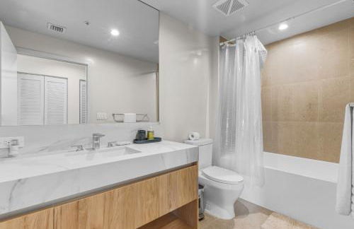 Spacious Condo to Steps from the Kaseya Center - Foto 33