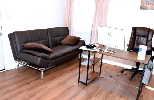 Handsome Home Renovated - close to Metro - Foto 8