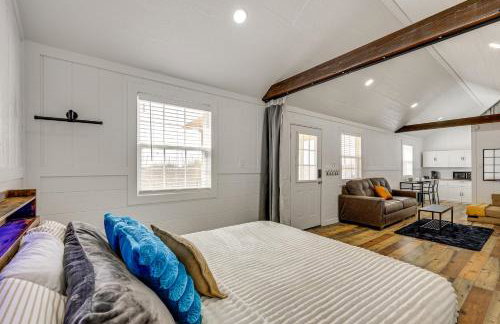 Hike, Hunt and Fish Pet-Friendly Studio in Dilley! - Photo 13