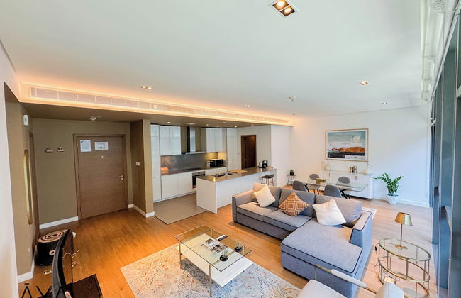 Aya - Sophisticated 1BR Apartment in CityWalk with Views - Photo 18