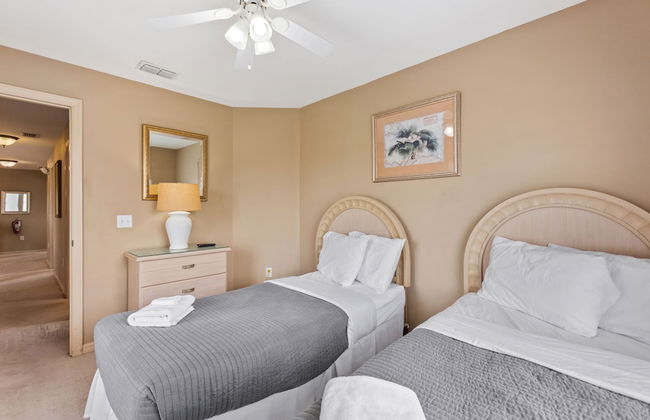 6 Bedroom Premium Home With Pool, Spa and Games Room #800 - Photo 10