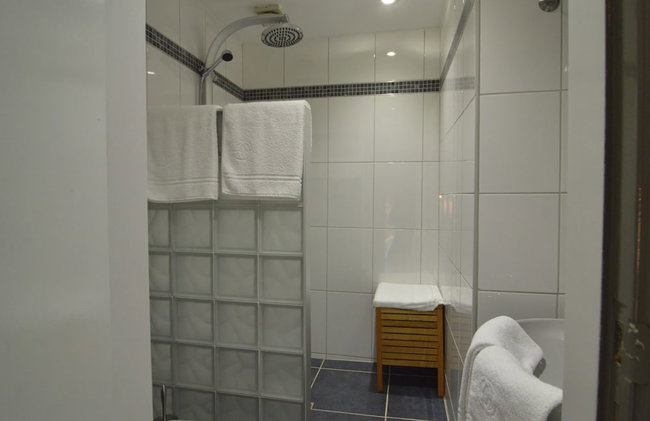 Luxurious Accommodation, Sauna, Hot Tub, Solarium, Private Bathrooms - Photo 23