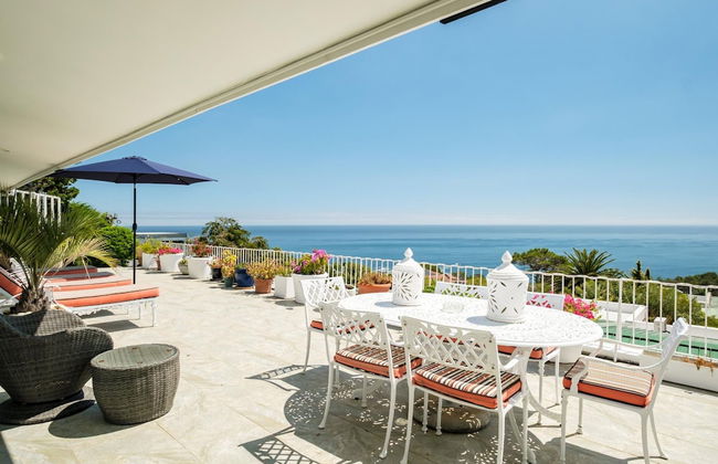 3bed With Indoor Pool and Sea Views The Sanctuary - Foto 1