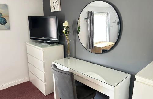 Llanidloes Townhouse-pet-friendly-sleeps 7-Mid Wales - Foto 16