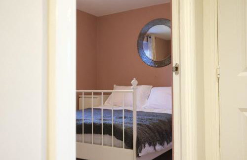 Luxury 6-Bedroom House 5 minutes from Bicester Village Shopping Outlet - Perfect for Business and Family Stays! Private Parking for 4 Cars! - Photo 35