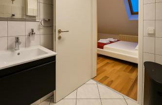 Zentrale Maisonette mit Büro & Parkplatz - Foto 7