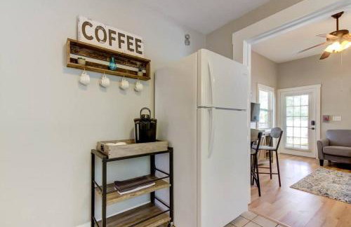 Rare- Downtown 2 bedroom! Family friendly! - Photo 19