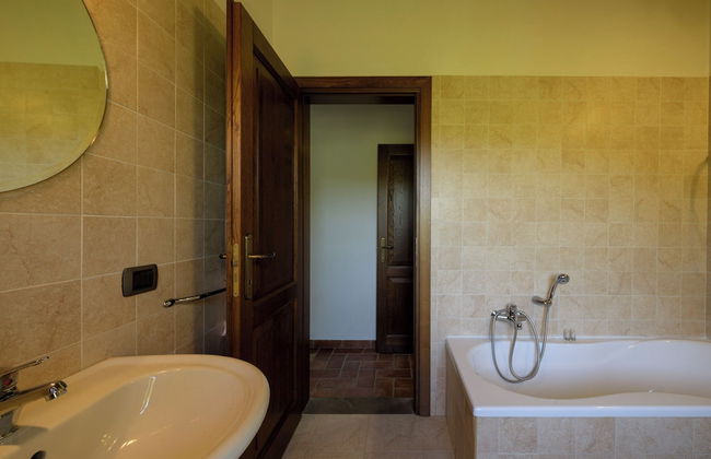 agriturismo Castel d'Alfiolo-Barcomonte - Photo 35