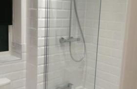 1 Bed Apartment Sleeps 2 - Parking & Wifi - Photo 37