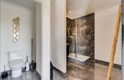 L'Horizon - Suite romantique avec jacuzzi, sauna, piscine & vidéo projecteur - Foto 6