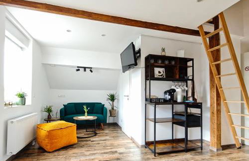 CJS Apartments - Chill or Drive am Nürburgring, new Box Spring Beds, new furniture, WLan, Spacious Rooms, Quiet Location - Foto 58