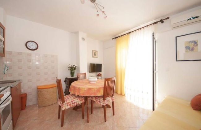 Apartments Mira - One Bedroom Apartment With Balcony - Photo 8