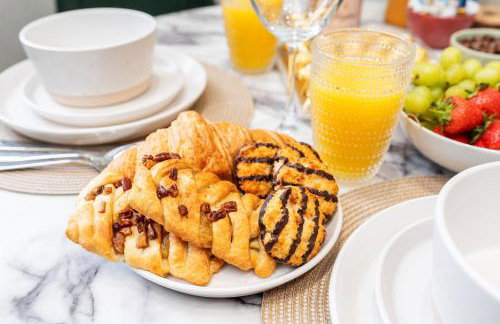 Long Stay Offers, Modern Amenities, Fully Equipped, All Bills Included, Perfect Location, King Size Bed, Fast Wifi - Foto 49