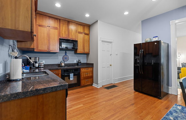 Lovely Historic Home in St Louis - JZ Vacation Rentals - Photo 9