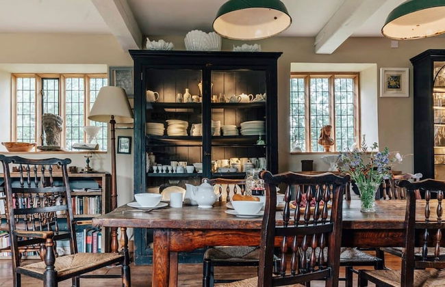 Lavish Tudor Estate Gardens - Sleeps 25 - Foto 13