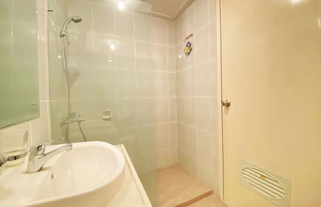 Relaxing 1Br At Apartment At Newton Residence Bandung - Foto 16