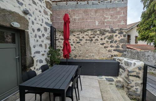 Maison rénovée avec terrasse et balcon à Polignac - FR-1-582-539 - Foto 18
