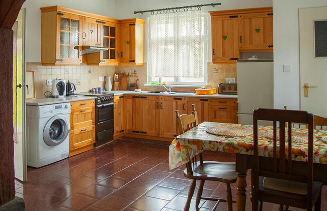 Holiday Home With Fireplace and Private Garden - Photo 6