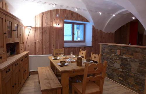 "Jacky" Appartement de charme suréquipé, 300m des pistes et centre village, casier à ski au pied des pistes, linge de lit et produit de toilette compris - Foto 5