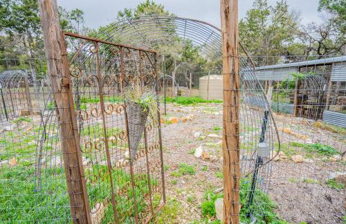 Serene Hill Country Home w/ Romantic Garden Escape - Foto 68