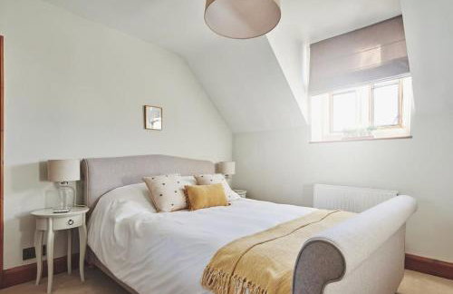 Large Stylish Luxury Cotswold Cottage - ideal for families, w/ EV charging - Foto 13