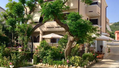 Apartments Fabijanić - Foto 2, Garden