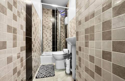 Small Studio Suite w VIP lounge access-Maerdy - Foto 12