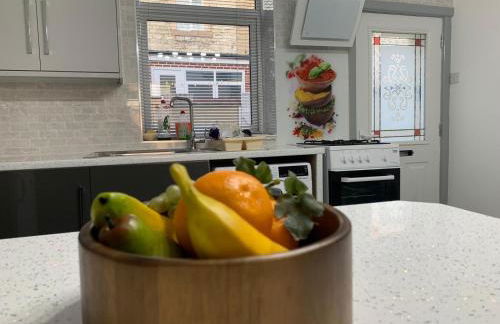 Entire 6 Bed 5 Star Luxury House FREE WiFi nice views - Foto 7